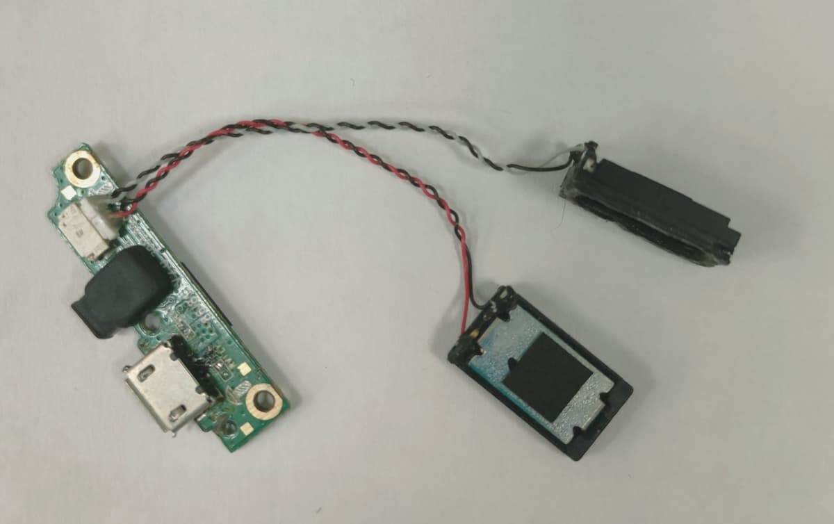Разъем зарядке на плате 8618C V2.0