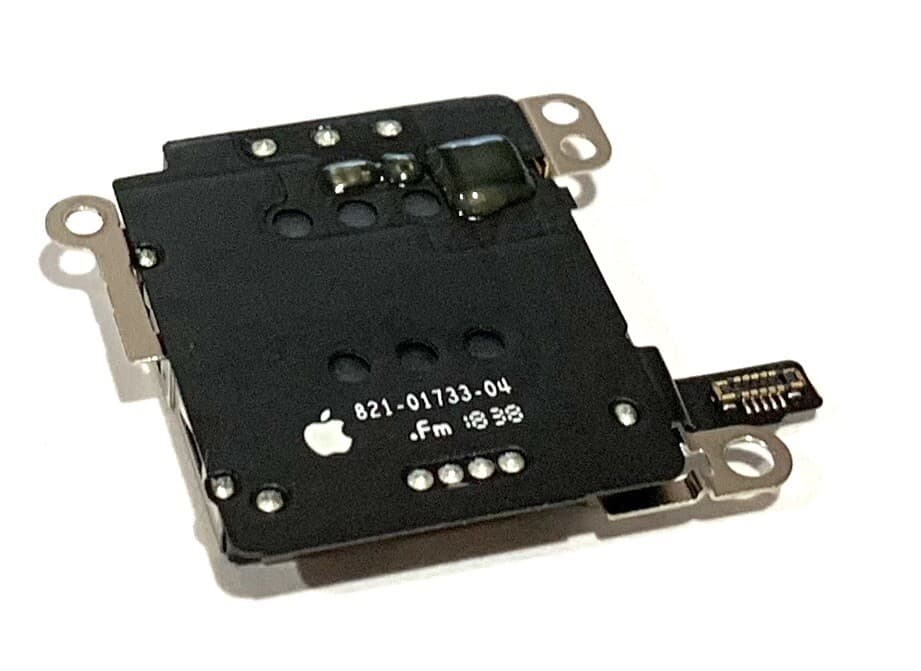 iPhone XR SIM слот